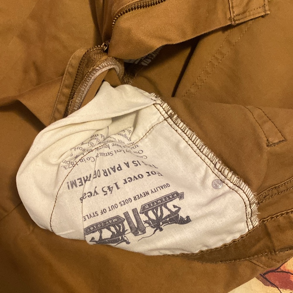 Levi’s Pants View 3